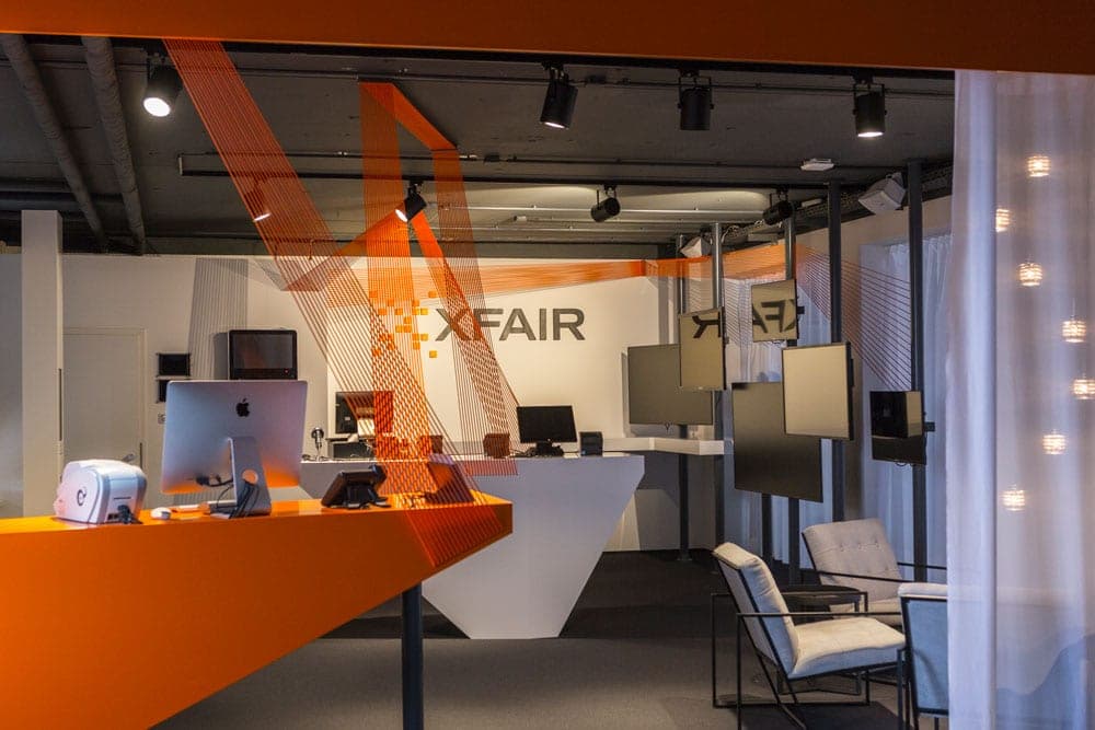 Team arbeitet gemeinsam